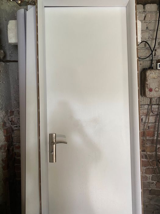 Продавам врата  200/66