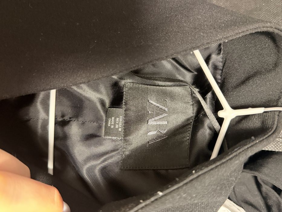 Вталено сако Zara