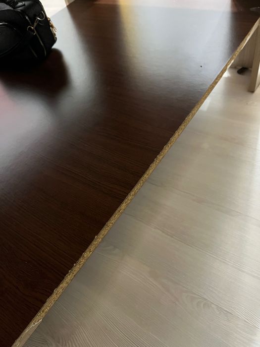 Masa living sau bucatarie