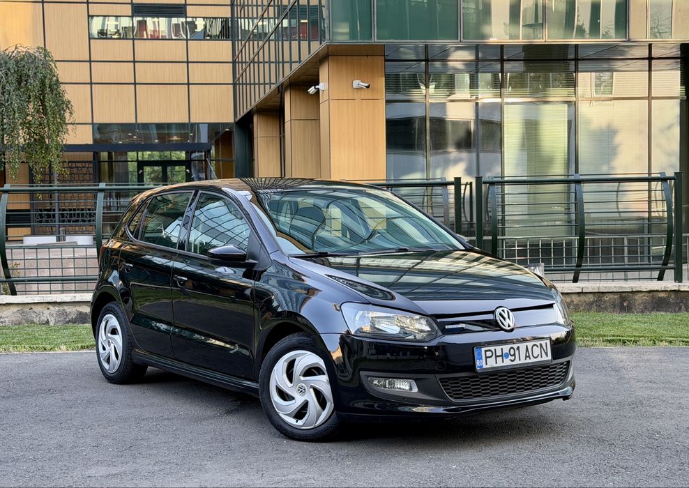 VOLKSWAGEN Polo