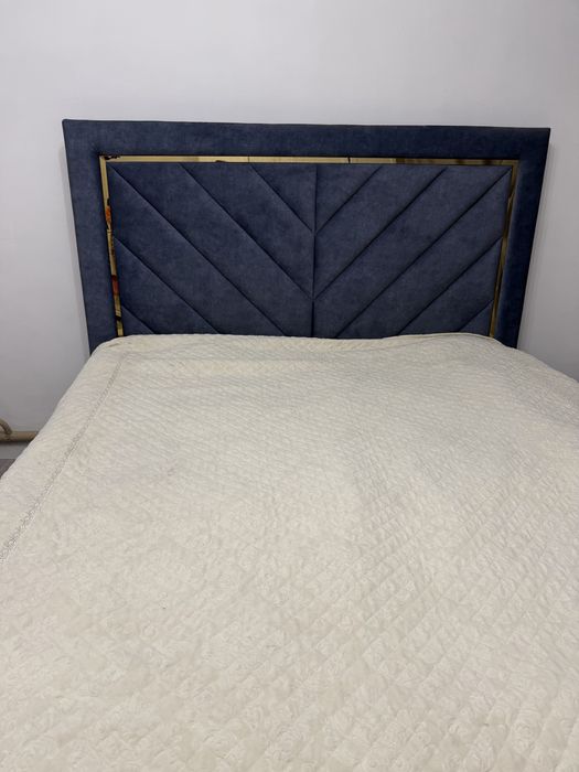 Спальный кровать