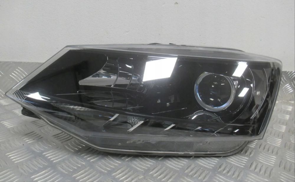 Ляв фар Шкода Фабия SKODA FABIA III 3 LED 2014-2018 6V1951015B