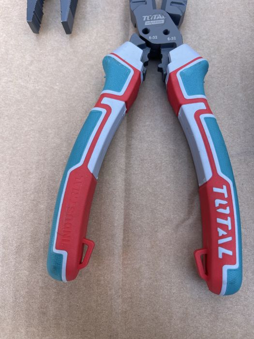 Patent Total Industrial,  8 functii