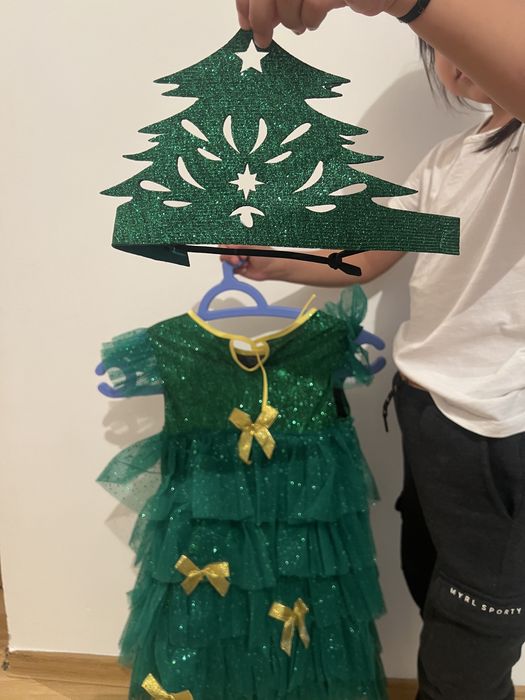 Платья новогодная срочно продается