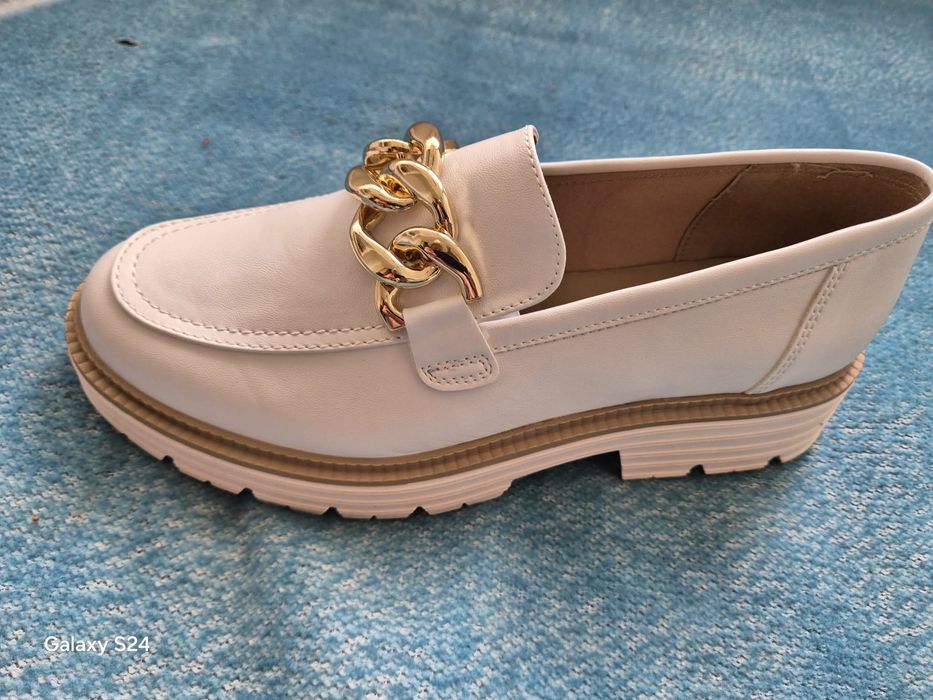 Pantofi cu toc femei.