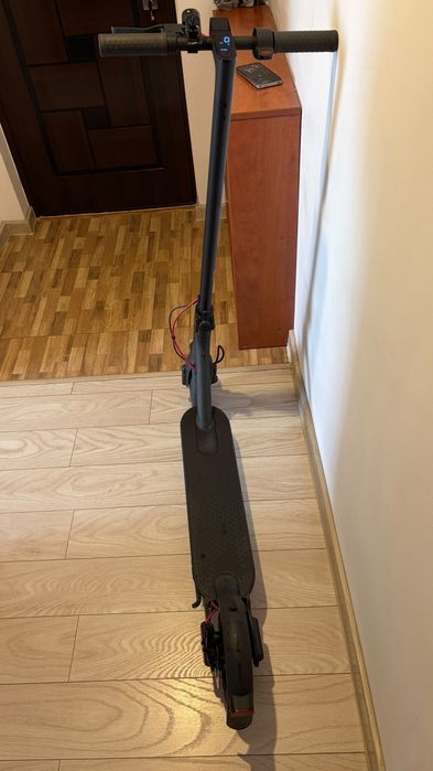 Vând trotineta Xiaomi