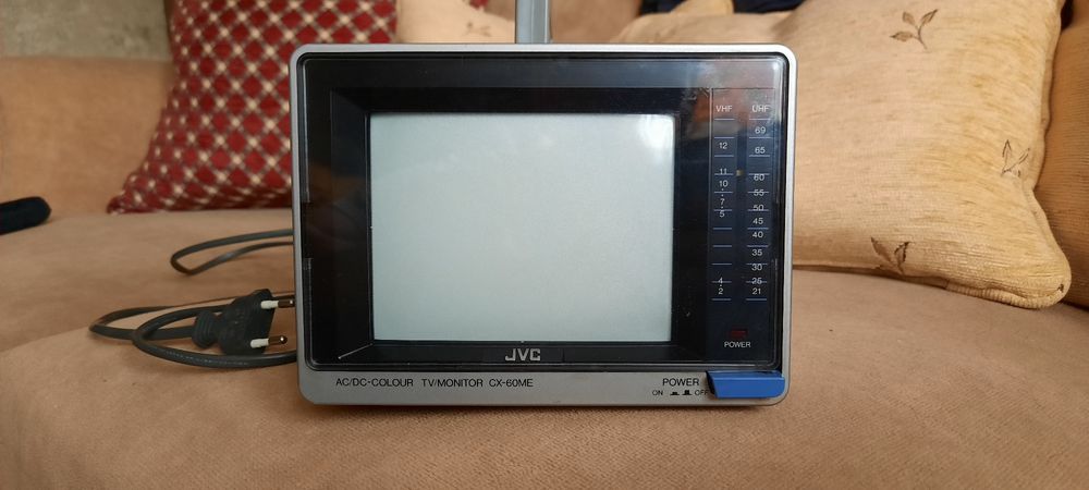 Телевизорче JVC