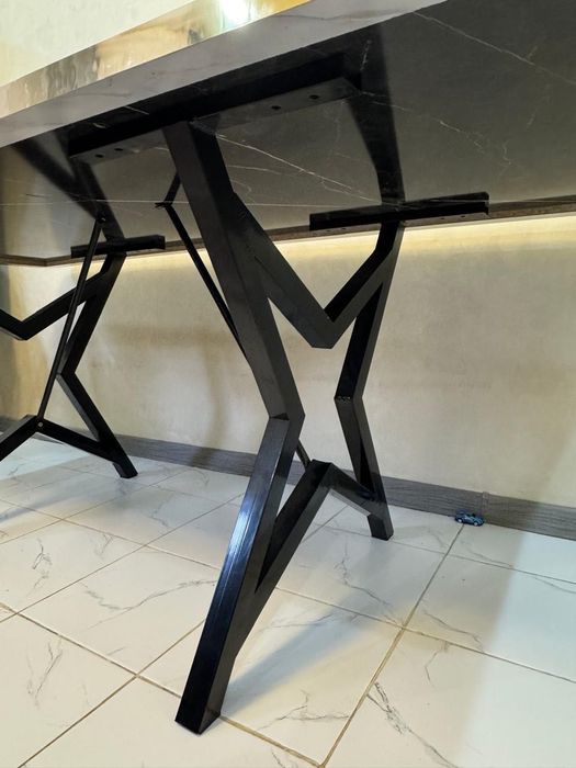 Стол кухонный в идеальном состоянии