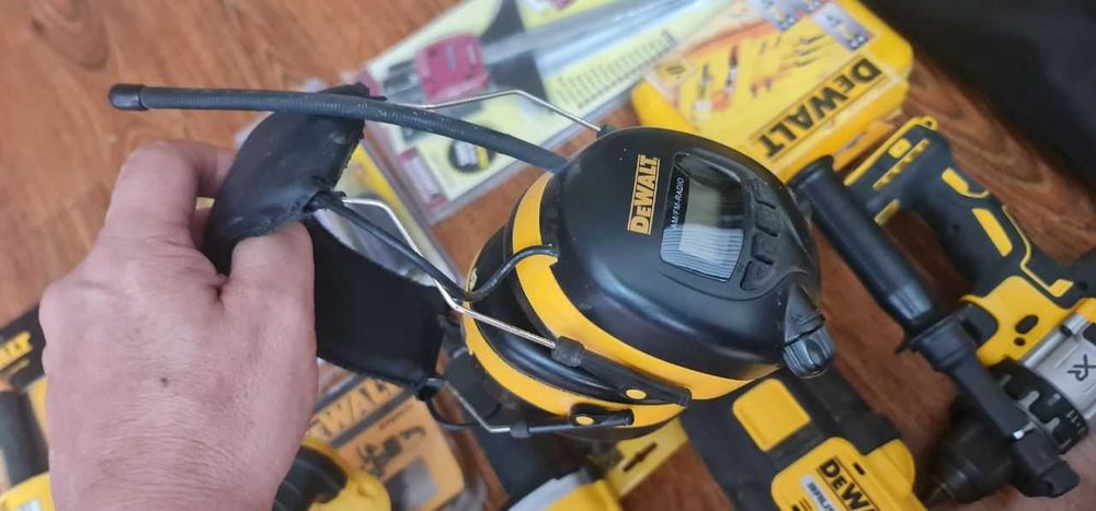 Инструмент Dewalt