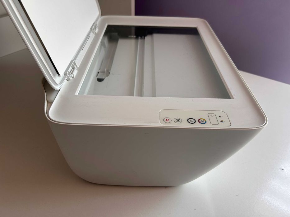 Продавам принтер HP Desk Jet 2130