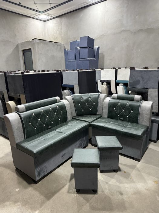 Камплект угалок +стол+пуфиг.оптим