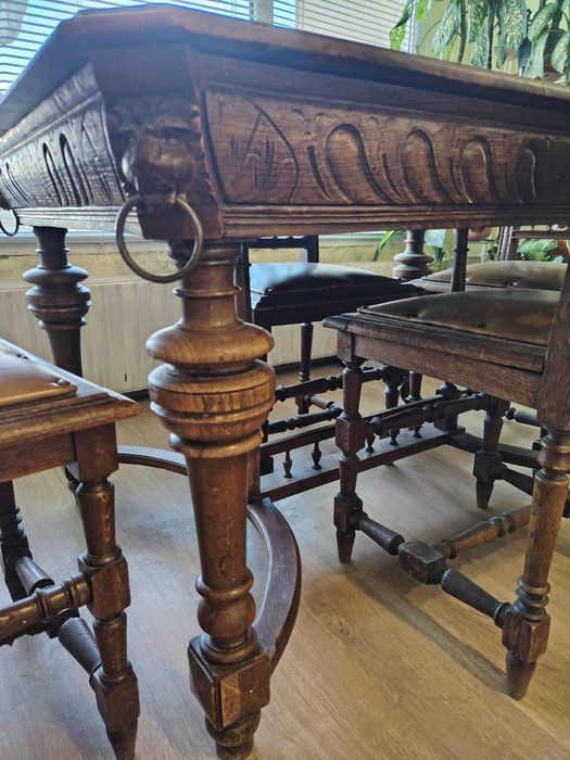 Продавам маса - резбована , в бароков стил