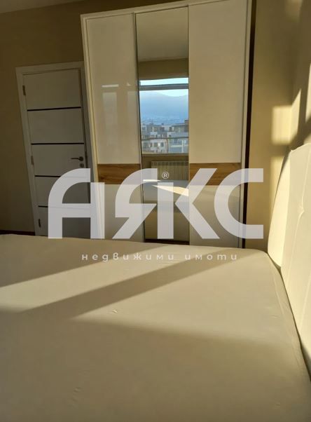 Тристаен обзаведен апартамент под наем в кв. Студентски град