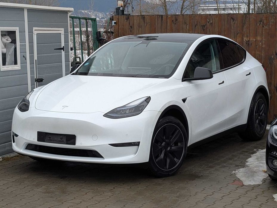 Tesla Model Y dual motor 4x4 ,garanție 2030 noiembrie, 92,000km