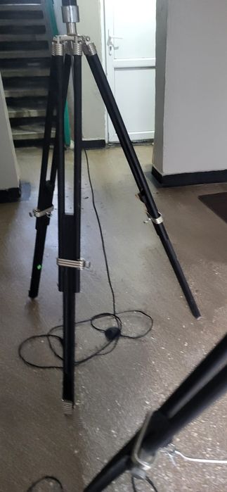 Lampa trepied la bucată