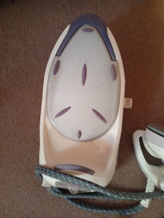 Vand statie călcat haine