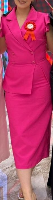 Розовый  платья на той