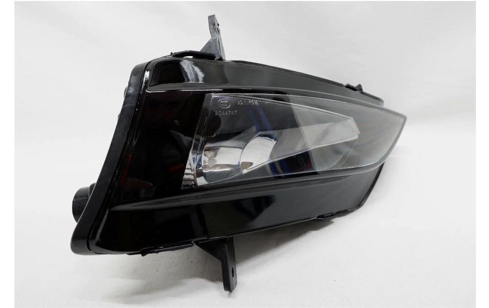 Противотуманная фара продам