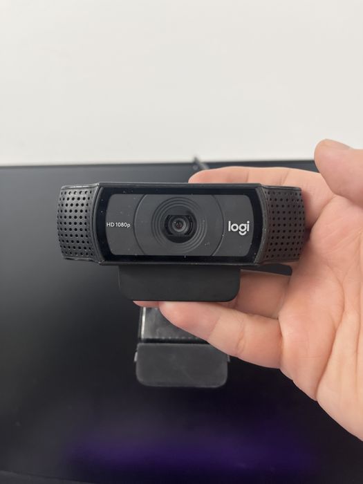 Продам веб камеру logitech c920