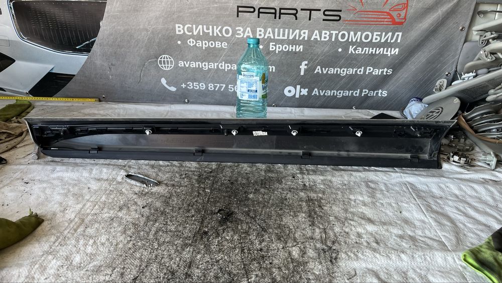 Skoda Enyaq декоративна лайстна на лява врата