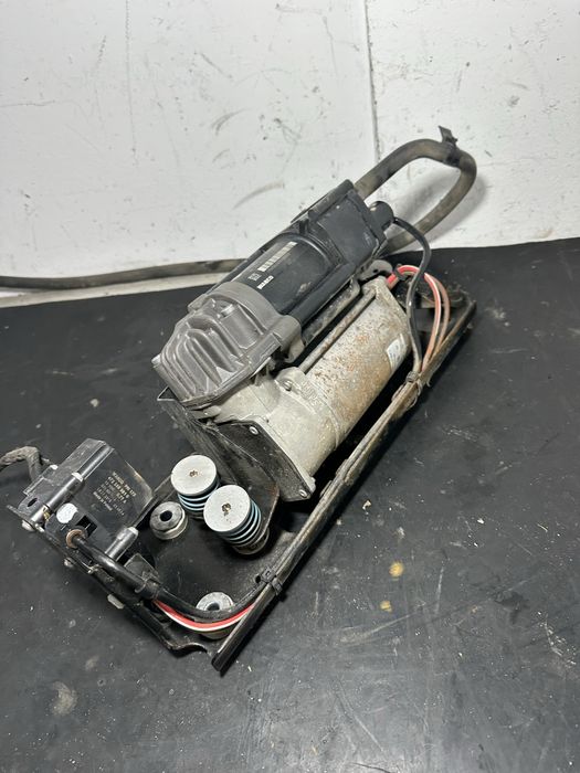Compresor perne aer BMW Seria 5 F11 Seria 5 GT F07 | 6875176