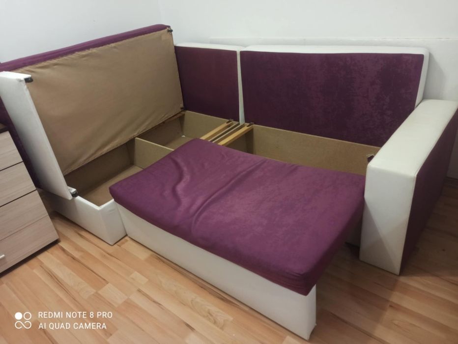 Подарявам разтегателен диван