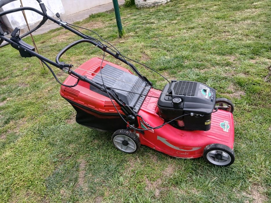 Бензинова самоходна косачка