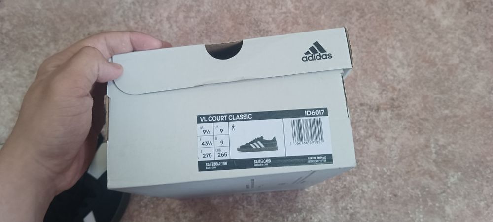 Оригинальные кроссовки Adidas