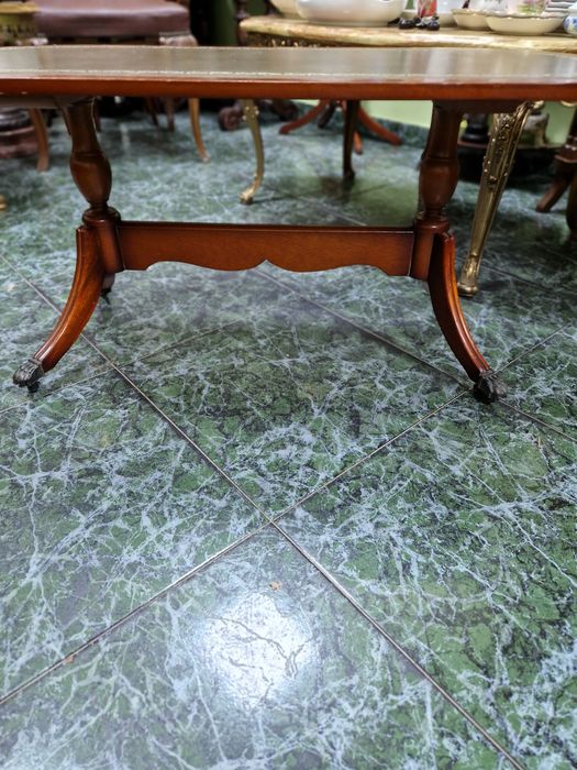 Страхотна антикварна английска холна маса