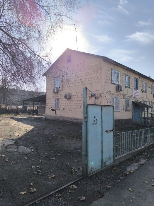 2 х комнатные квартиры в СПУТНИКЕ в деревянном доме. На выбор