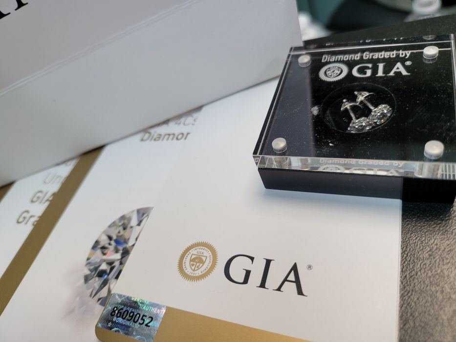 Диаманти обеци 2× 0.5 кт. Общо 1 карат