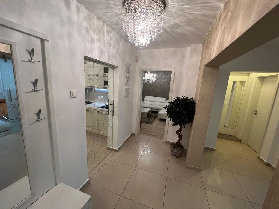 Apartament 4 camere Titan de închiriat lux metrou