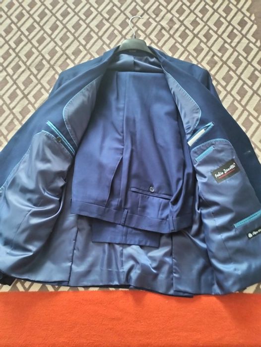 Продам мужской костюм