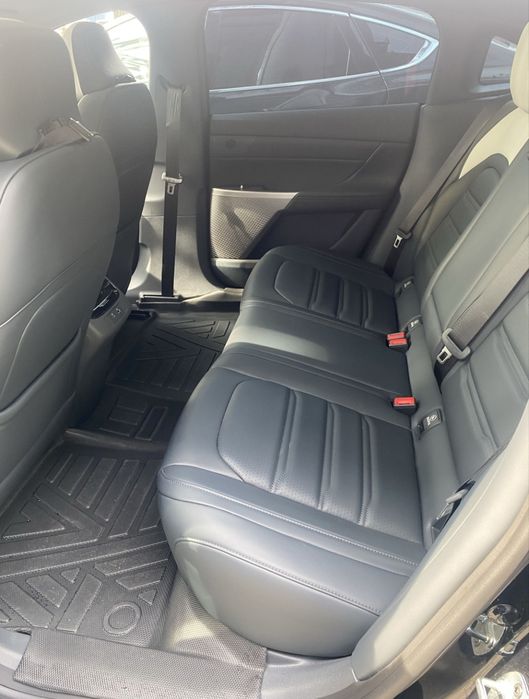 Продаю срочно машину