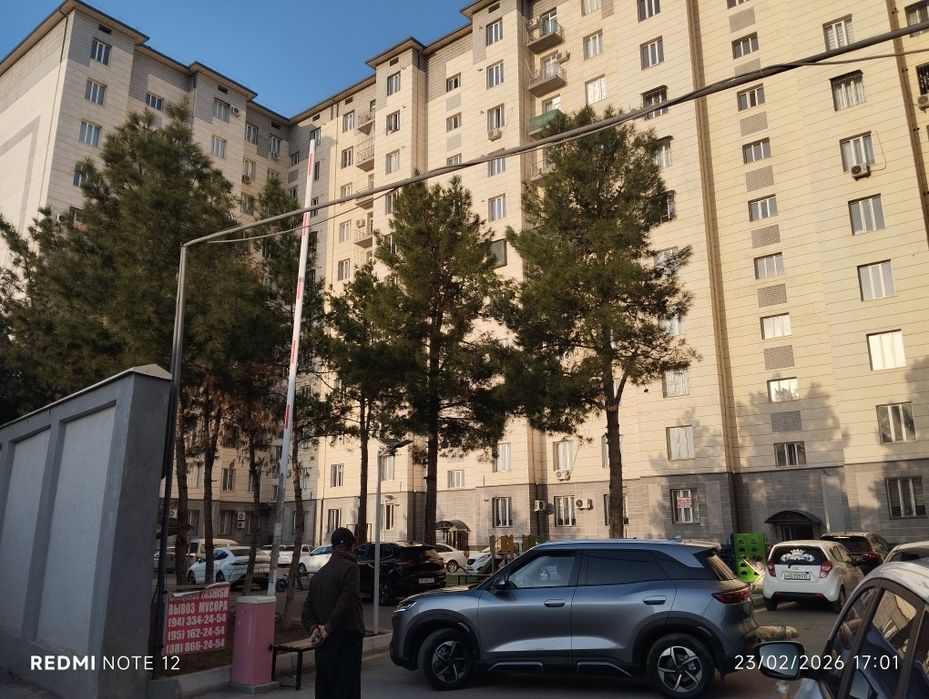 3 xonali uy sotiladi Mirzo Ulugʻbek tumanida Qorasuv 6 dahasida