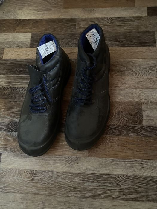 Рабочие ботинки продам