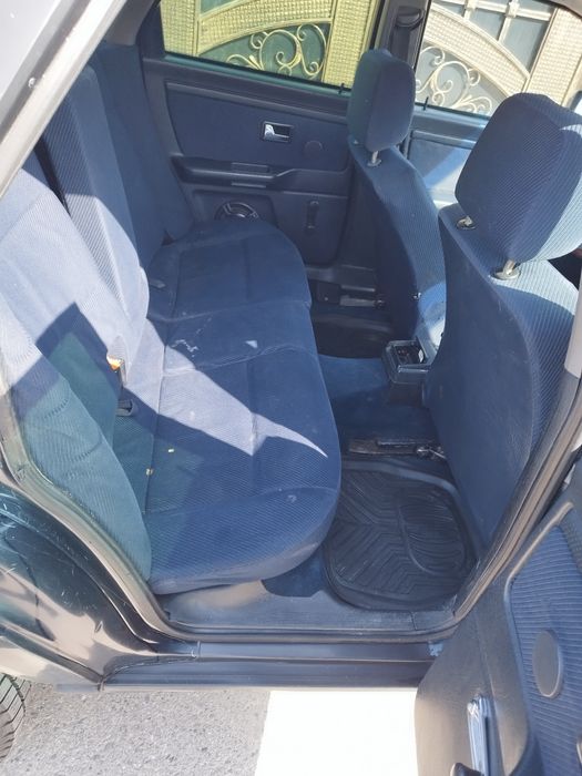 Автомобиль  ауди б 4