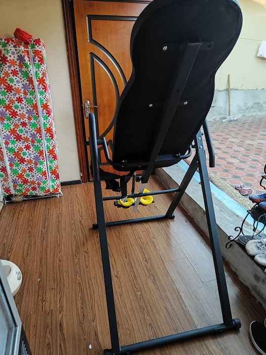 Ineversolniy stol   sotiladi naxtga