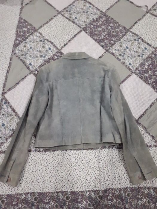 Женская кожаная куртка продается