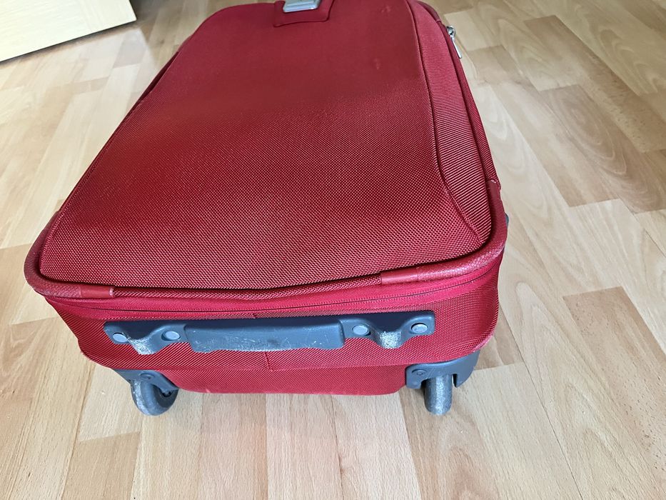 Чемодан ручная кладь S суперпрочный