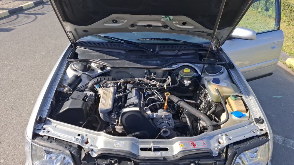 Audi 100 A6 C4 1995 vehicul istoric