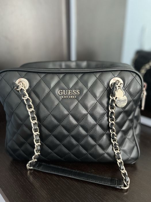 Дамска чанта Guess