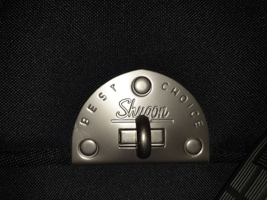 Geanta Shugon. Mmmmmm