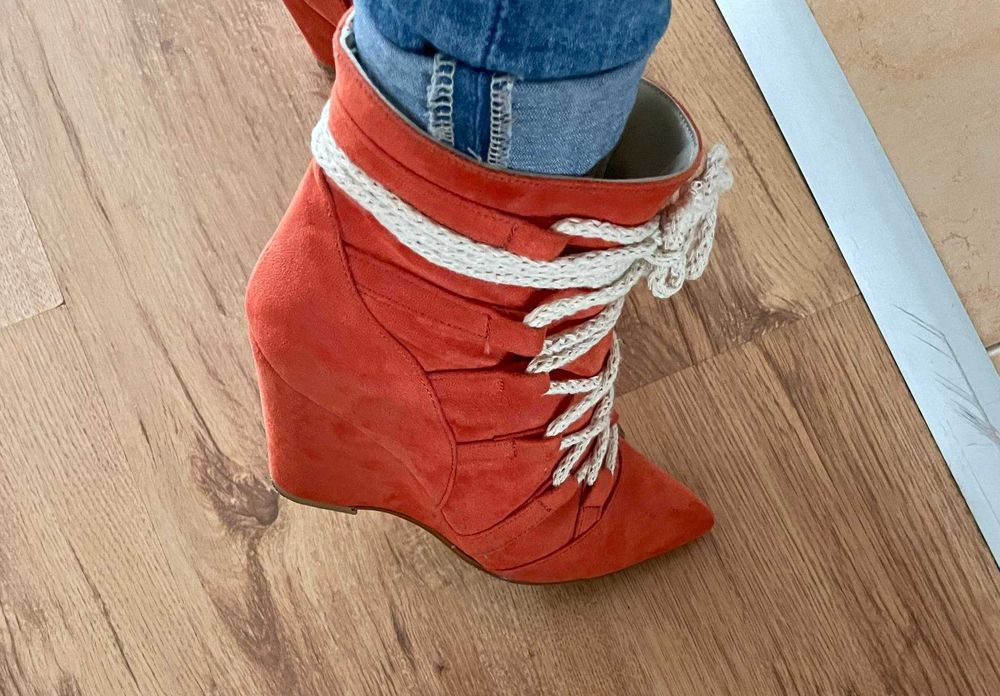 Ефектни боти с връзки