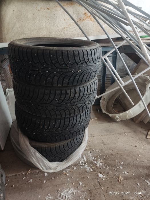 Продам Комплект Зимних Шин