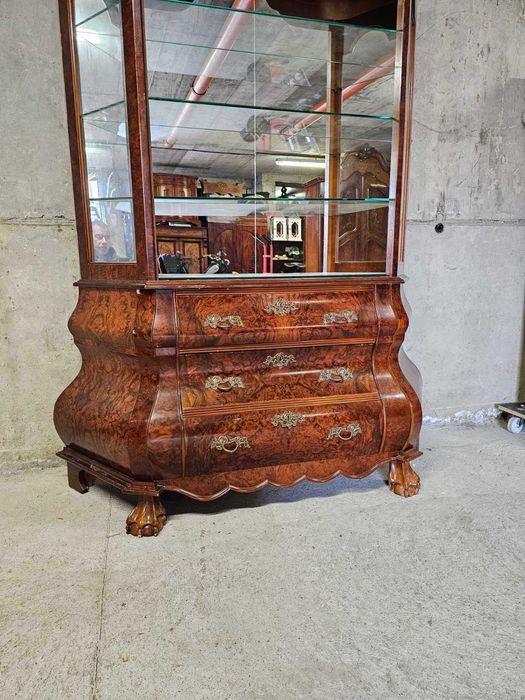 Витрина в стил Чипъндейл