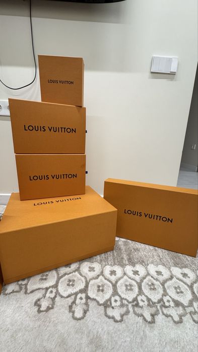 Коробки в оригинале Louis Vuitton