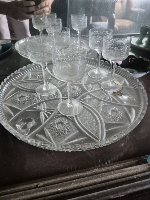 Set pahare si tava din cristal de Boemia