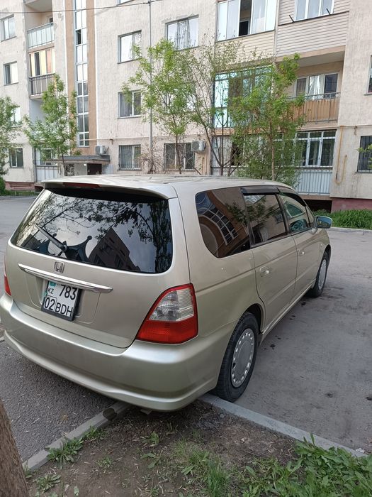 Хонда Одиссей минивэн