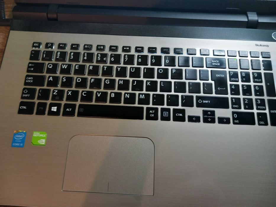 Leaptop Toshiba Satellite L70-C-12R-diagonala 17.3", 6Gb,memorie 512Gb